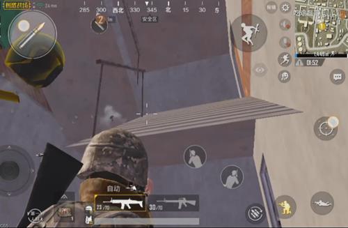 《绝地求生刺激战场》沙漠楼房卡进楼梯BUG