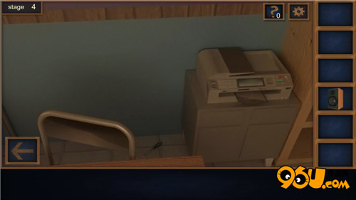 《密室逃脱:逃离学校》第4关怎么过