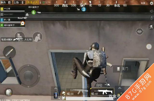 《绝地求生刺激战场》爬门上房BUG怎么卡